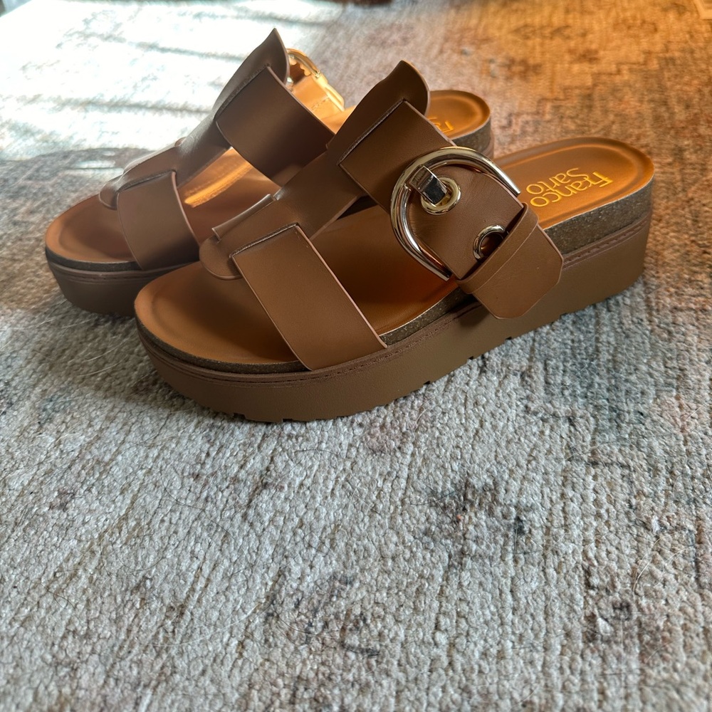 Franco Sarto Gold Buckle Platform Sandals Women’s size 8